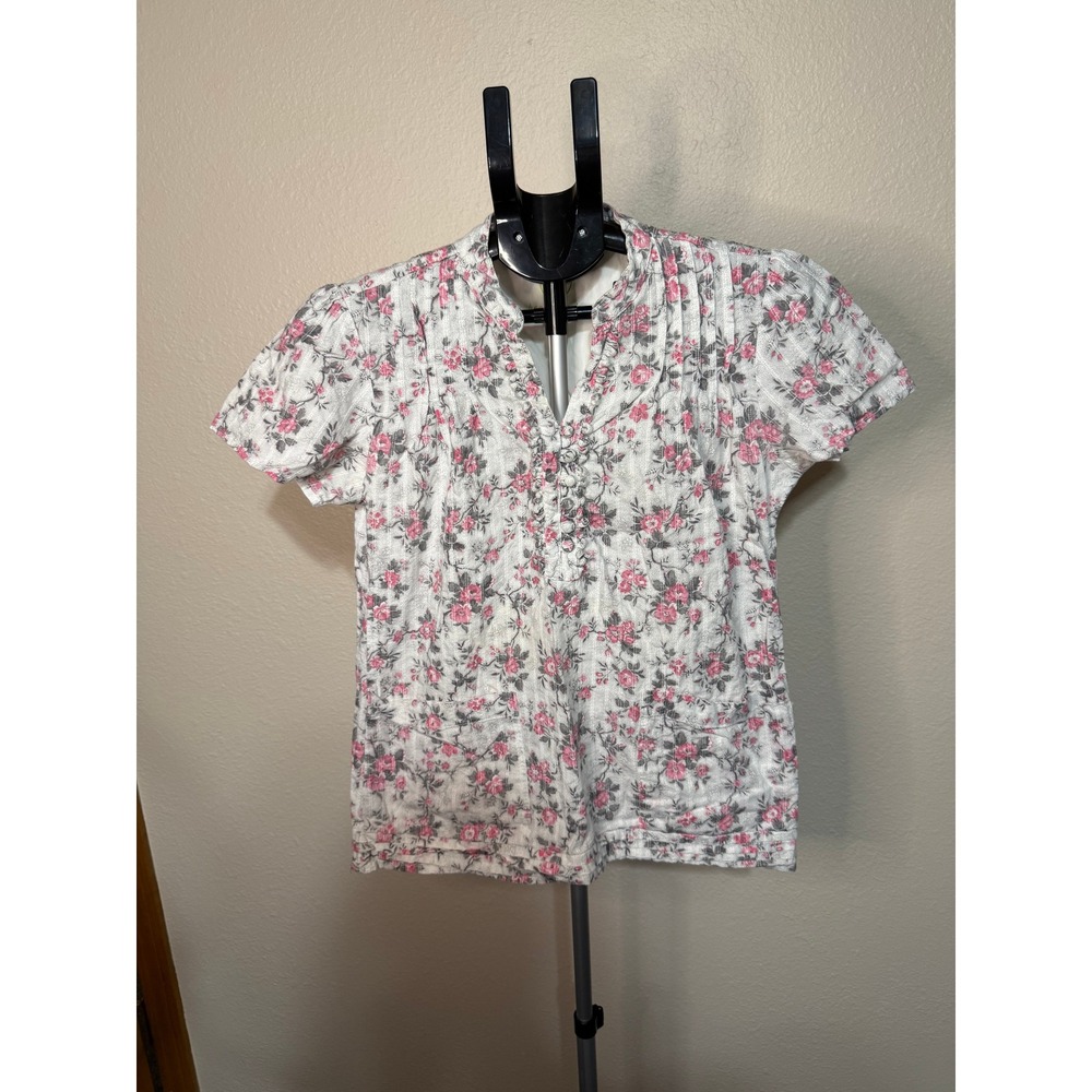 Healing Hands Scrub Tops Lot of 2 Small White Heart Floral Print Medical Uniform